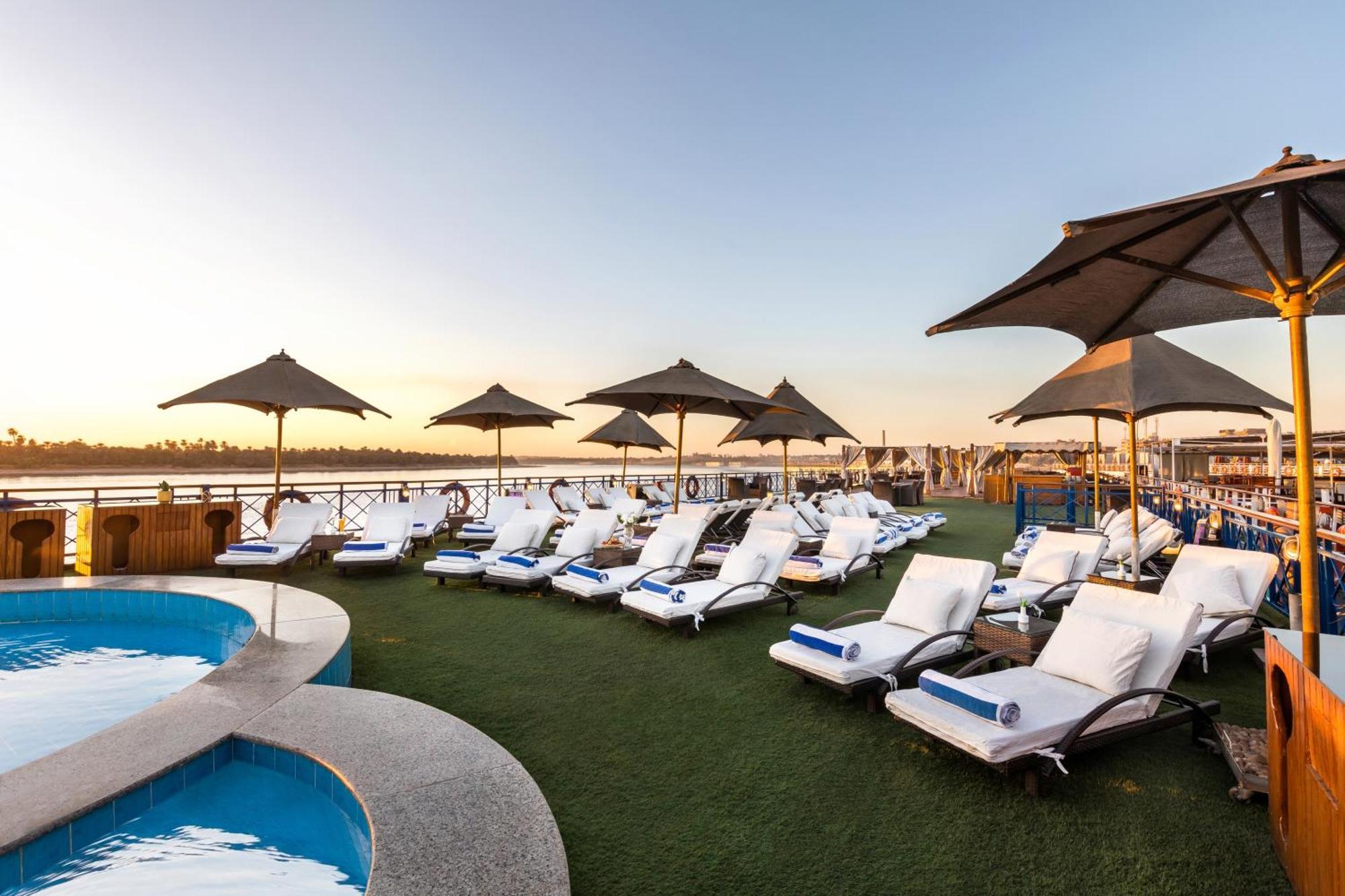 M/S Esmeralda Nile Cruise - 4 Or 7 Nights From Luxor Each Monday And 03 Nights From Aswan Each Friday المظهر الخارجي الصورة