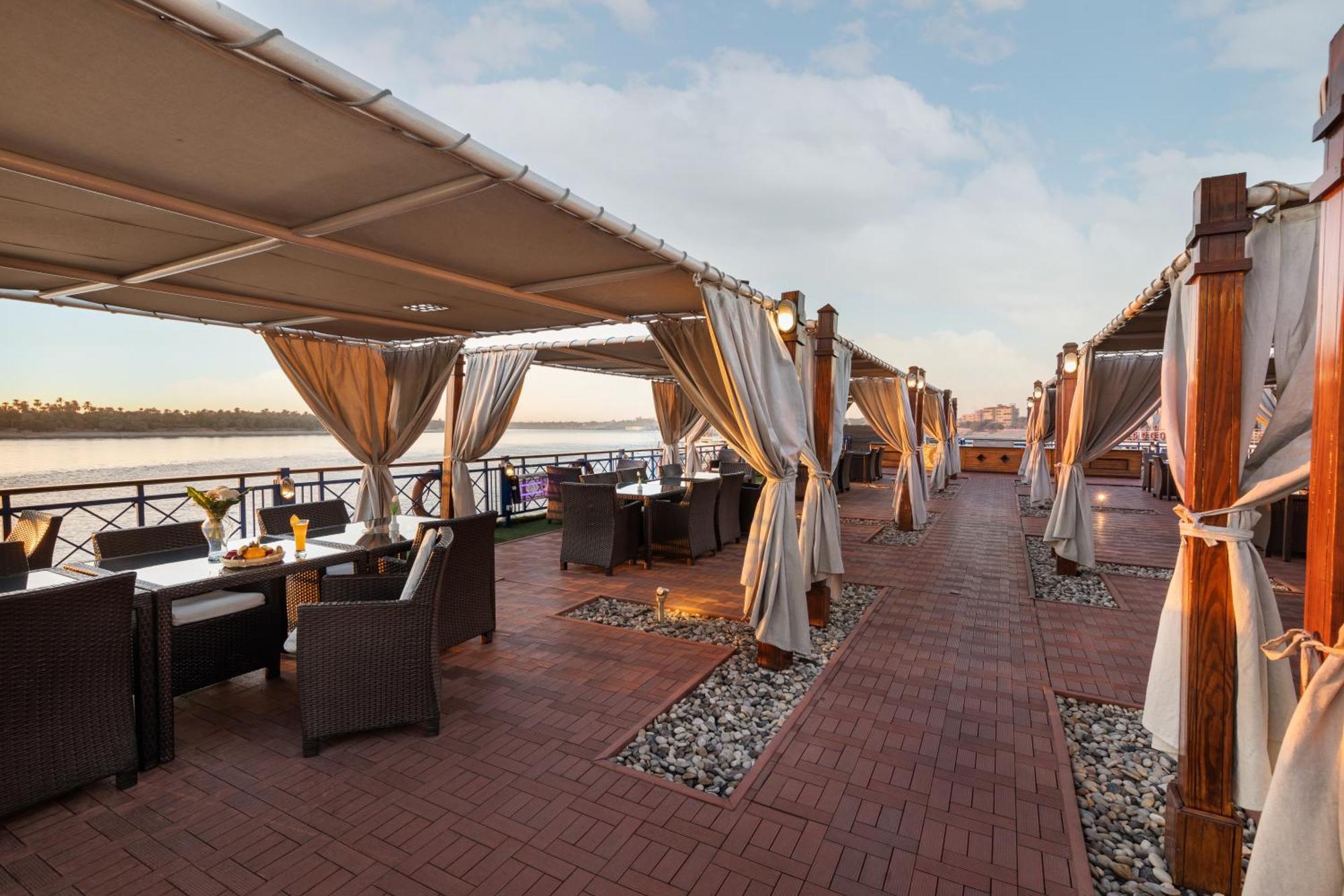 M/S Esmeralda Nile Cruise - 4 Or 7 Nights From Luxor Each Monday And 03 Nights From Aswan Each Friday المظهر الخارجي الصورة